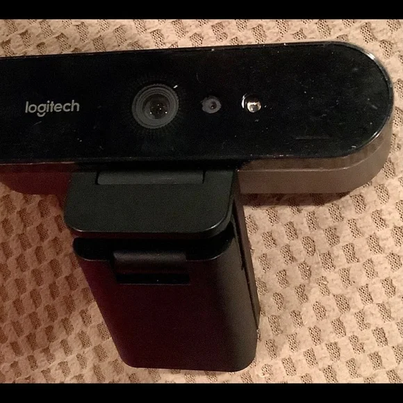 Logitech 4K PRO WEBCAM with right light 3 and HDR Black